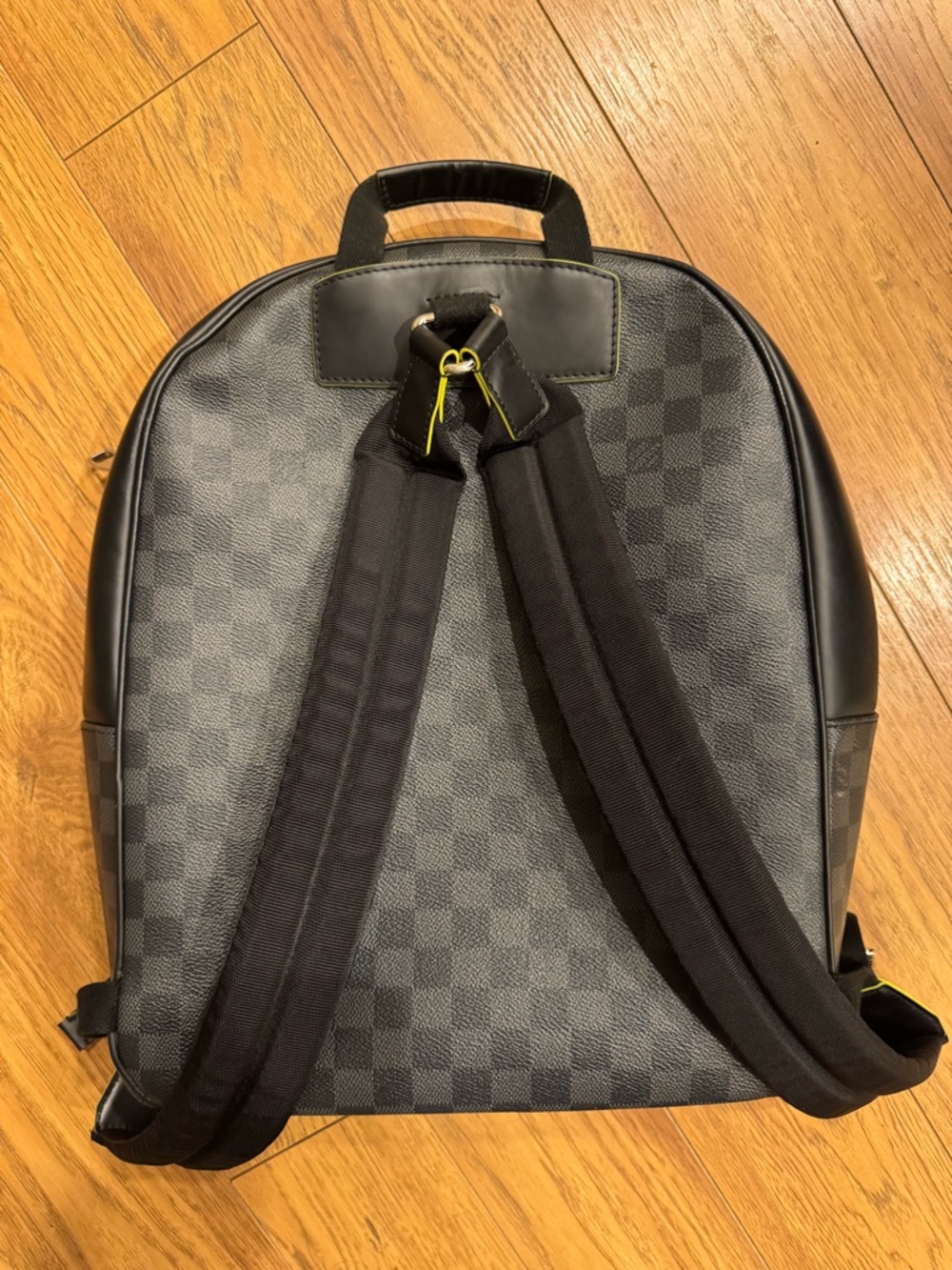Louis Vuitton
Damier Graphite & Yellow Josh Backpack - Picture 3 of 4